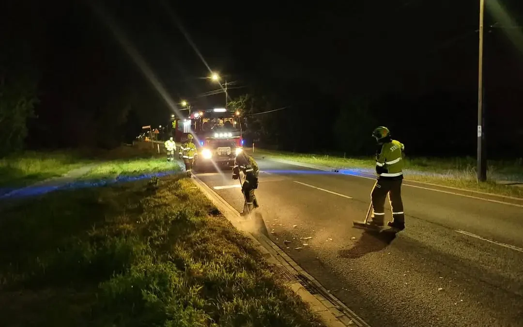 Kolizja w Wilkowej Wsi – strażacy usunęli pozostałości z drogi