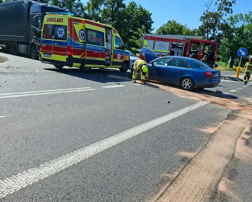 Kolizja na drodze krajowej nr 305 w Wijewie