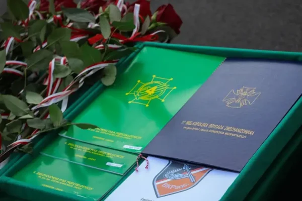 Przysięga wojskowa w 4. Zielonogórskim Pułku Przeciwlotniczym w Lesznie