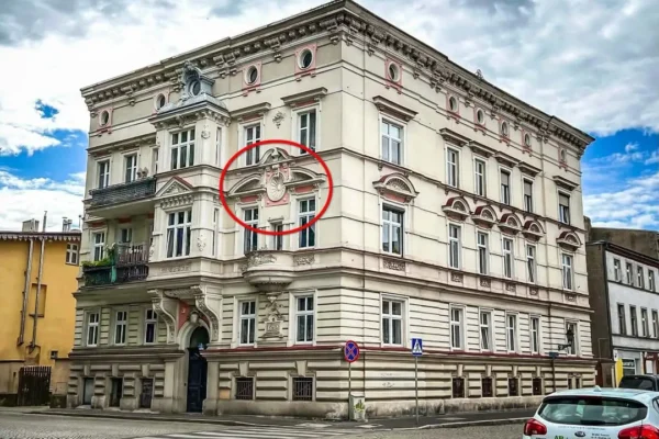 Letnia zabawa fotograficzna w Lesznie – odkrywamy detale architektoniczne