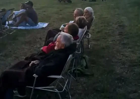 Piknik Wakacyjny na Gronowie: od piana party do kina pod gwiazdami