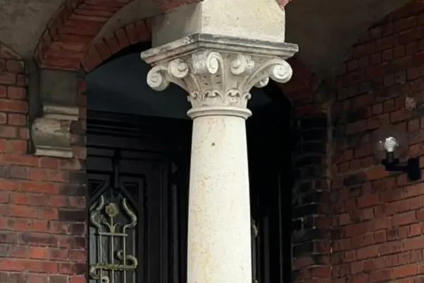 Poznaj Leszno po szczegółach – kolejna zagadka architektoniczna