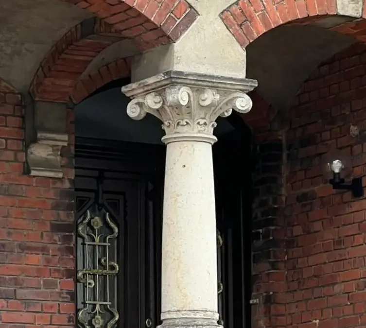 Poznaj Leszno po szczegółach – kolejna zagadka architektoniczna
