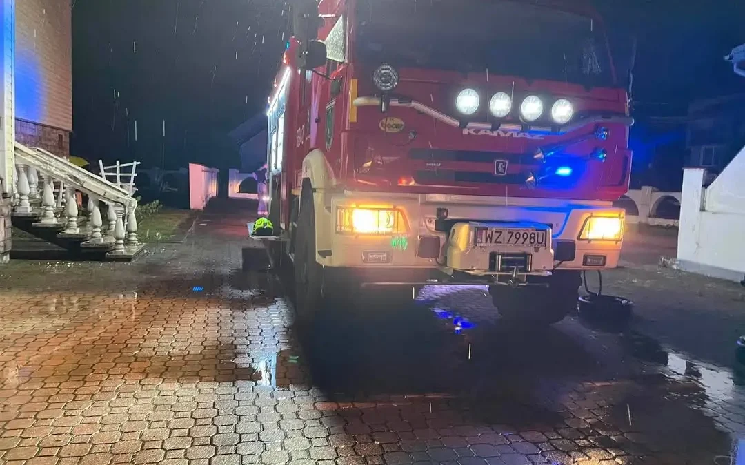 Pożar lodówki w Lesznie – nocna akcja strażaków