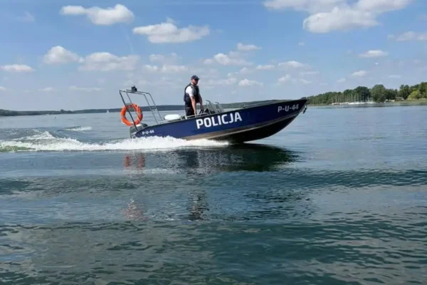 Policja i WOPR przypominają o bezpieczeństwie nad wodą w czasie wakacyjnego weekendu