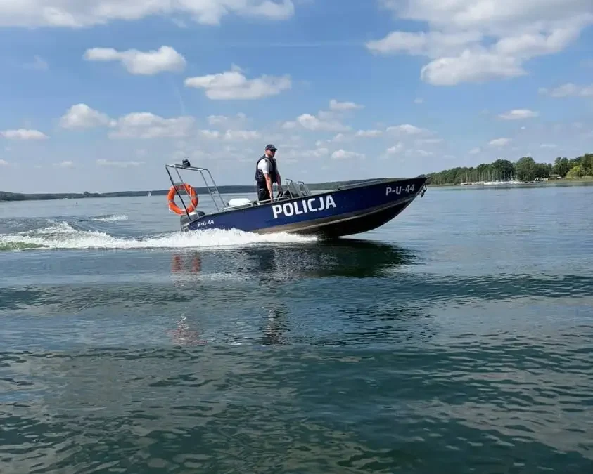 Policja i WOPR przypominają o bezpieczeństwie nad wodą w czasie wakacyjnego weekendu