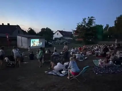 Długi weekend w Dominicach: kino, dożynki i wspólna zabawa