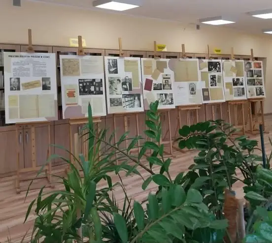 Wystawa w Pawłowicach z okazji 80-lecia Biblioteki Powiatowej