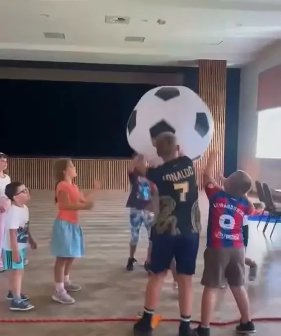 Zakończenie Wesołych Wakacji w Bukówcu Górnym: sportowe emocje i motywacyjne upominki