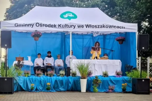 GOK Włoszakowice z nowym sprzętem scenicznym – podesty i namioty eventowe już pracują