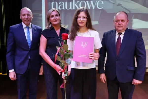 Uroczyste wręczenie nagród dla uczniów Zespołu Szkół w Osiecznej