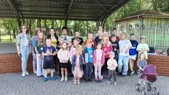 Wielka Miodowa Wyprawa – ostatnie „Poranki z biblioteką w parku” za nami