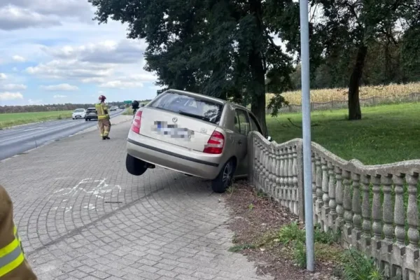 Kolizja w Gołanicach: Strażacy z trzech jednostek w akcji