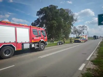 Kolizja motocykla z samochodem na ul. Błońskiej w Lesznie