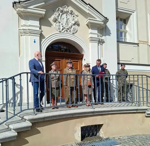 VII Rajd na Wschowę: Uroczyste pożegnanie na leszczyńskim Rynku w 87. rocznicę wybuchu II wojny światowej