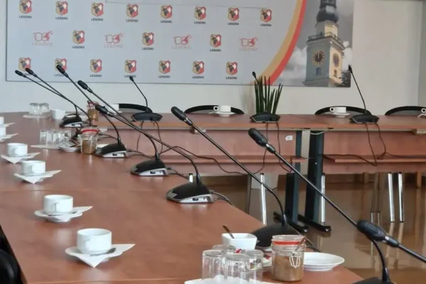 Sesja Rady Miejskiej Leszna dziś o 14.00 – w programie budżet, podatki i uchwały porządkowe