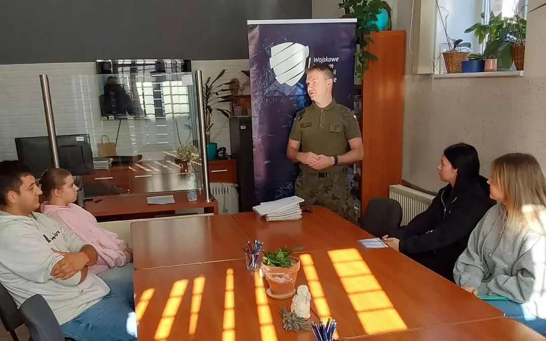 Spotkanie informacyjne o służbie wojskowej w Powiatowym Urzędzie Pracy w Kościanie