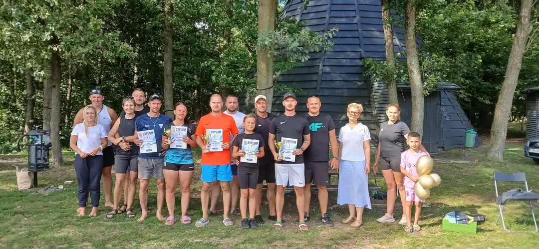 Sportowe lato w Krzemieniewie: turnieje tenisa, Mölkky i plażówki za nami