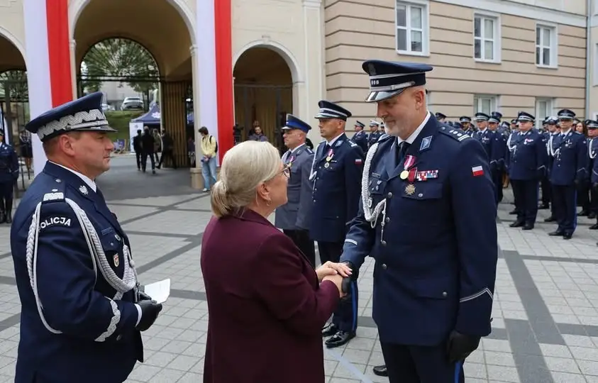 Święto Policji w Poznaniu: 13 funkcjonariuszy z Leszna z odznaczeniami i wyróżnieniami