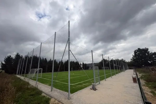 Nowe boisko w Przybyszewie niemal gotowe – zostało tylko oświetlenie