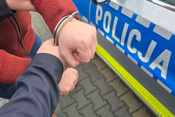 Leszno: Policja zatrzymała 19 osób poszukiwanych, w tym trzech obcokrajowców