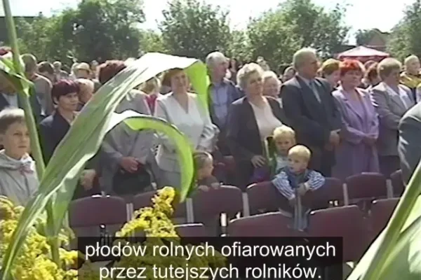Powrót do dożynek parafialnych w Długiem Nowem z 2001 roku