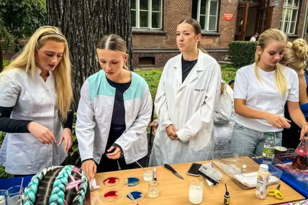 Urodziny u Słowaka w Lesznie – III LO świętuje dzień pełen atrakcji