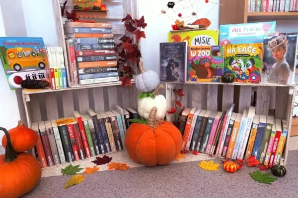 Jesienne nowości książkowe w bibliotece w Krzemieniewie