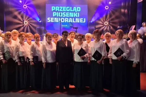 Zespół Melodia z Włoszakowic na V Przeglądzie Piosenki Senioralnej w Gostyniu
