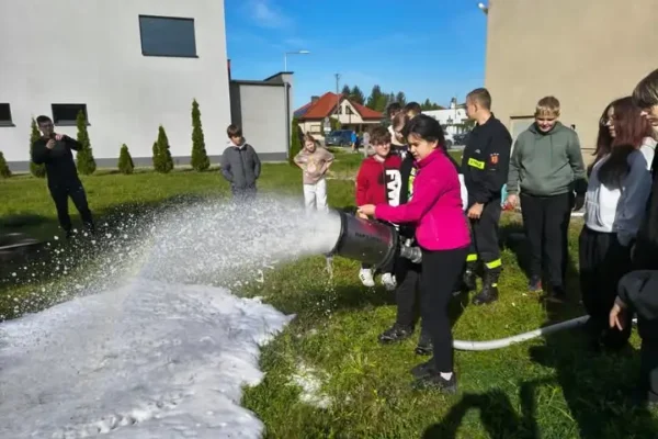 Powakacyjna zbiórka Dziecięcej i Młodzieżowej Drużyny Pożarniczej OSP Lipno
