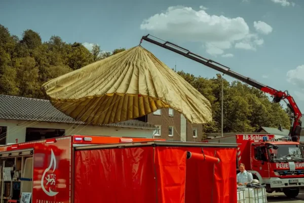 Fałszywy alarm w Strzyżewicach. Strażacy szukali spadochroniarza