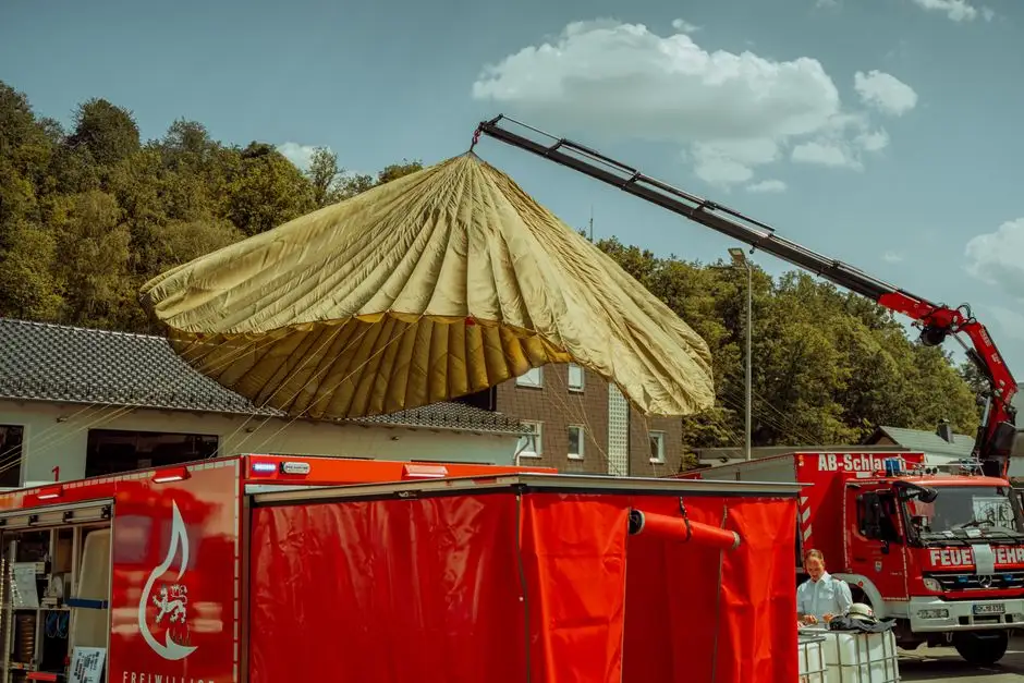 Fałszywy alarm w Strzyżewicach. Strażacy szukali spadochroniarza