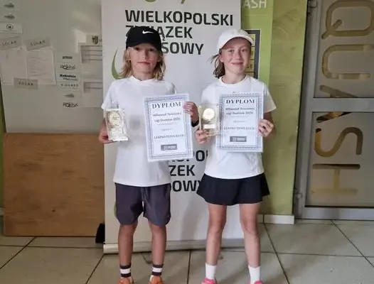 Maksymilian Rogalka i Agata Jachimowicz na podium Ogólnopolskiej Tenisowej Ligi Dziecięcych Duetów