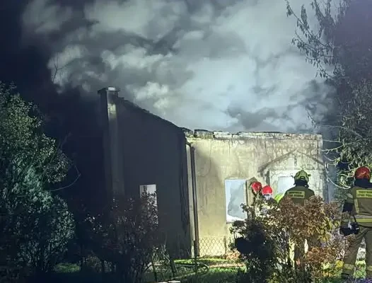 Tragiczny pożar altany w Grądach – nie żyje jedna osoba