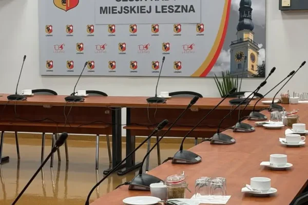 Sesja Rady Miejskiej Leszna: budżet, nowa ulica i współpraca z NGO