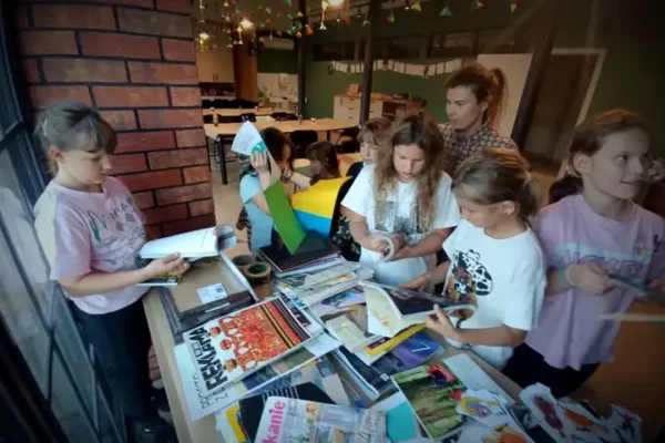 Kolażowe szaleństwo w GOK Włoszakowice – trzecie warsztaty „Ale sztuka!” za nami