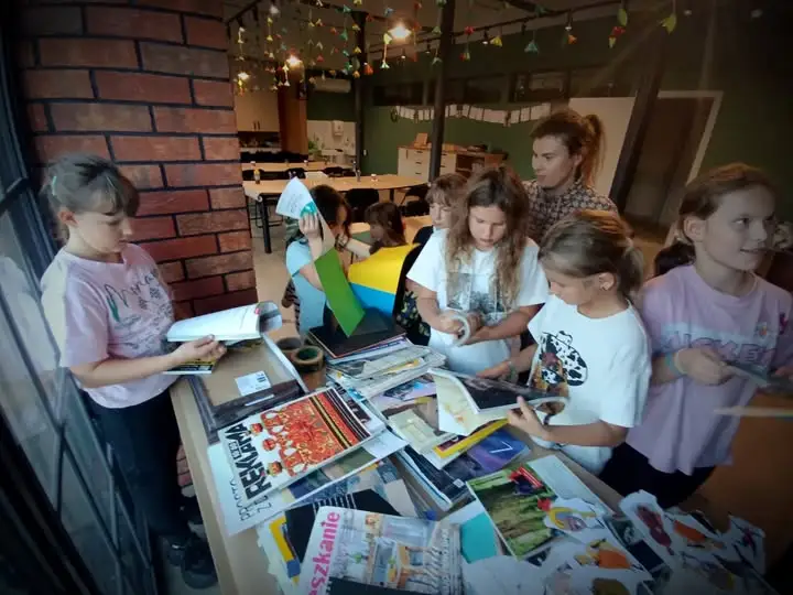 Kolażowe szaleństwo w GOK Włoszakowice – trzecie warsztaty „Ale sztuka!” za nami