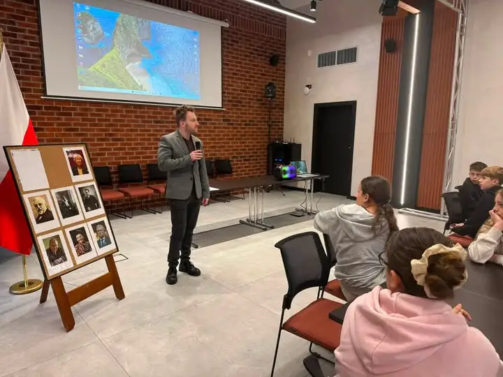 Brenno: szóstoklasiści poznali polskich noblistów w bibliotece