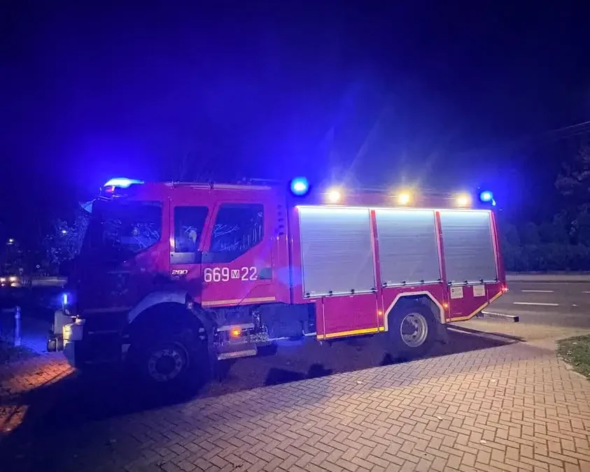 Czujka tlenku węgla zaalarmowała strażaków w Lesznie – fałszywy alarm