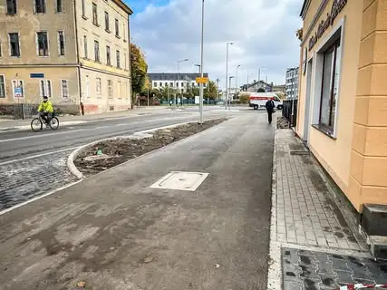 Ulica Święciechowska w Lesznie: ciągi pieszo-rowerowe już otwarte po obu stronach