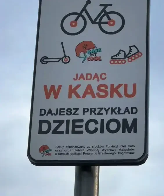 Kask jest cool – nowe znaki w Lesznie promują bezpieczeństwo rowerzystów
